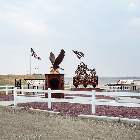 Oyo Hotel Shelby Mt Hwy 2 & I-15 ภายนอก รูปภาพ
