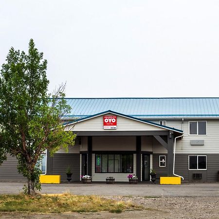 Oyo Hotel Shelby Mt Hwy 2 & I-15 ภายนอก รูปภาพ