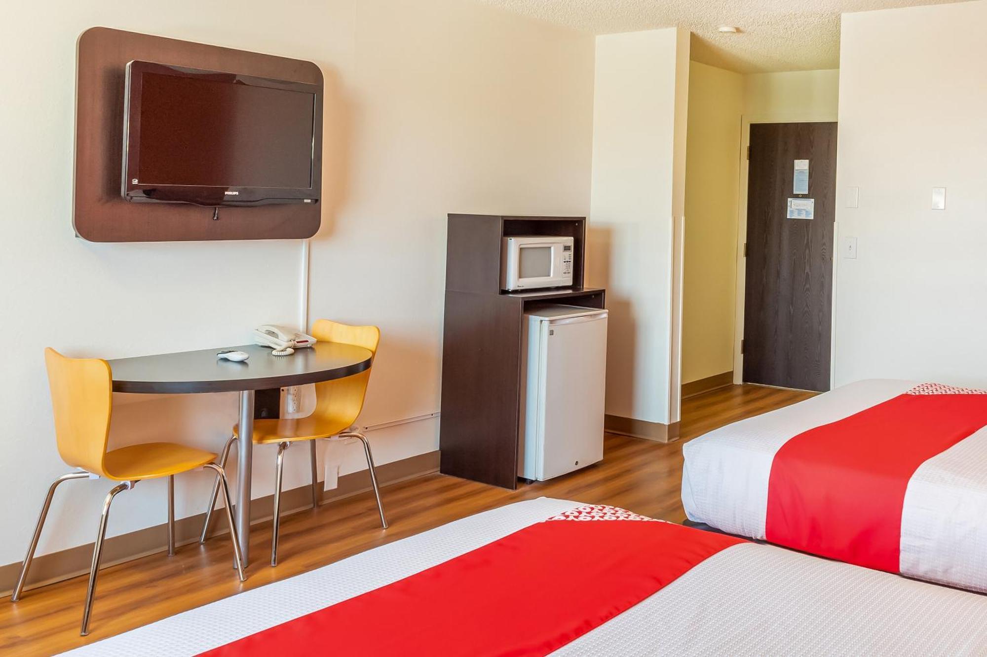 Oyo Hotel Shelby Mt Hwy 2 & I-15 ภายนอก รูปภาพ