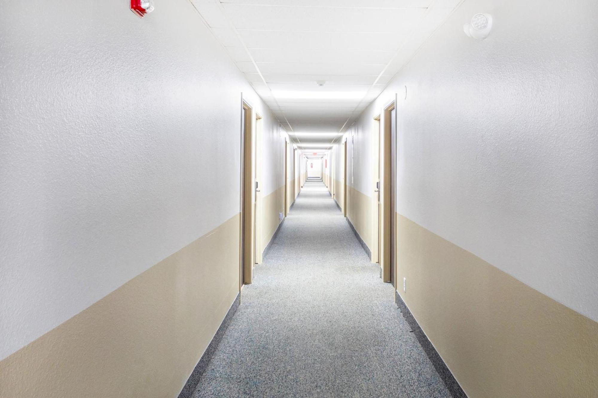 Oyo Hotel Shelby Mt Hwy 2 & I-15 ภายนอก รูปภาพ