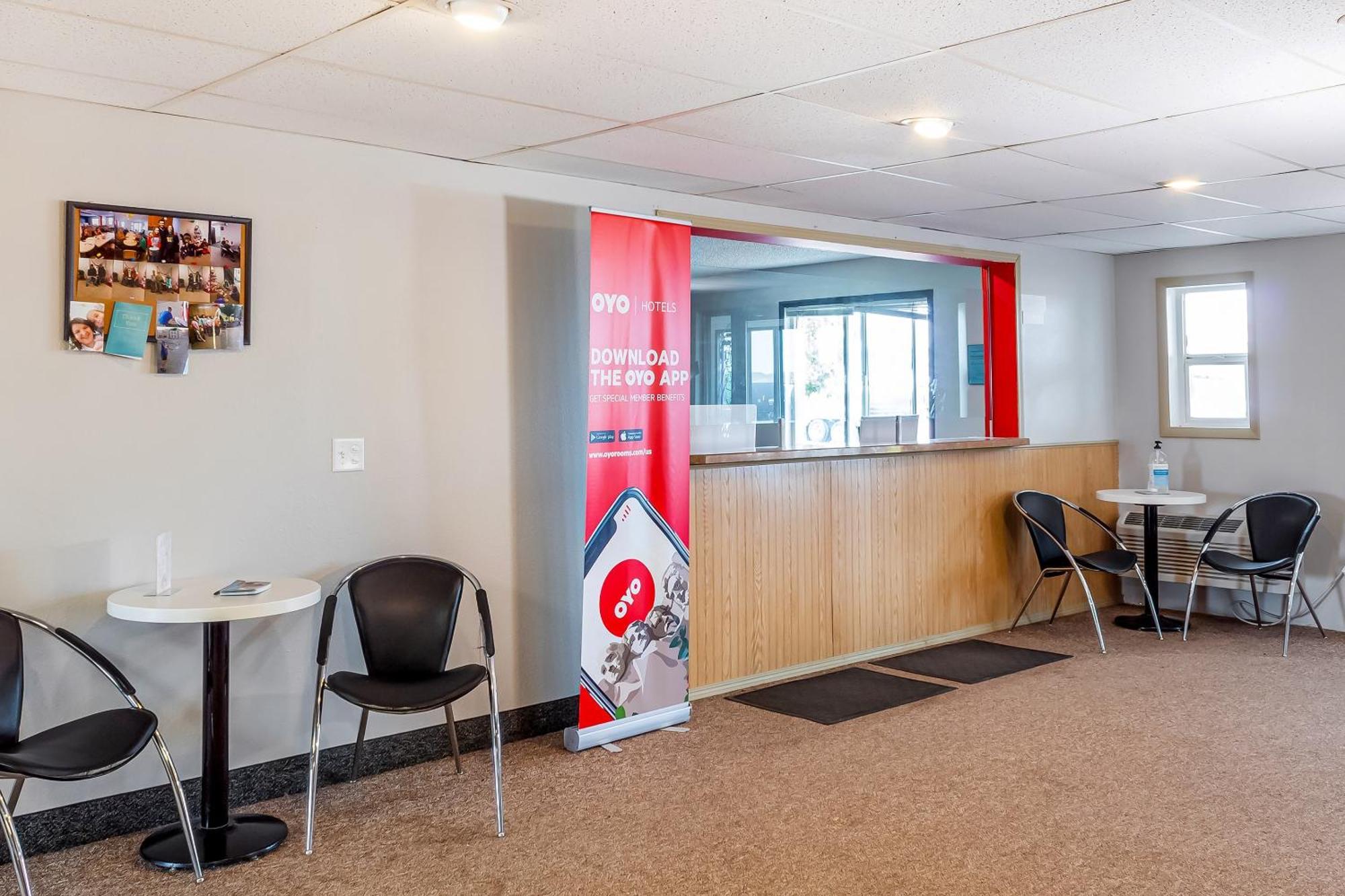 Oyo Hotel Shelby Mt Hwy 2 & I-15 ภายนอก รูปภาพ